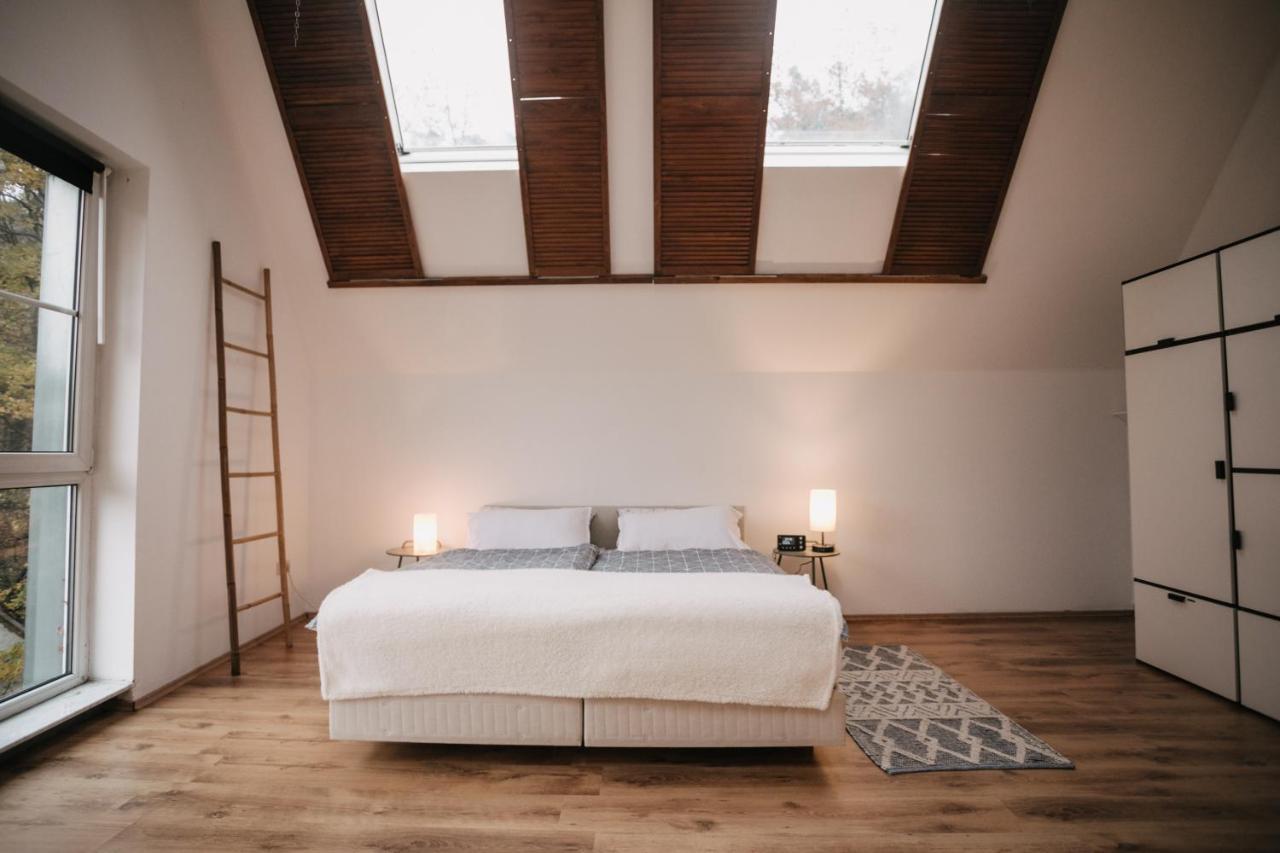 Eigenes Maisonettehaus In Idyllischer Lage Mit Balkon, Nahe Messe, 24H Self-Check In, Gratis Parken Schwabach Exterior foto